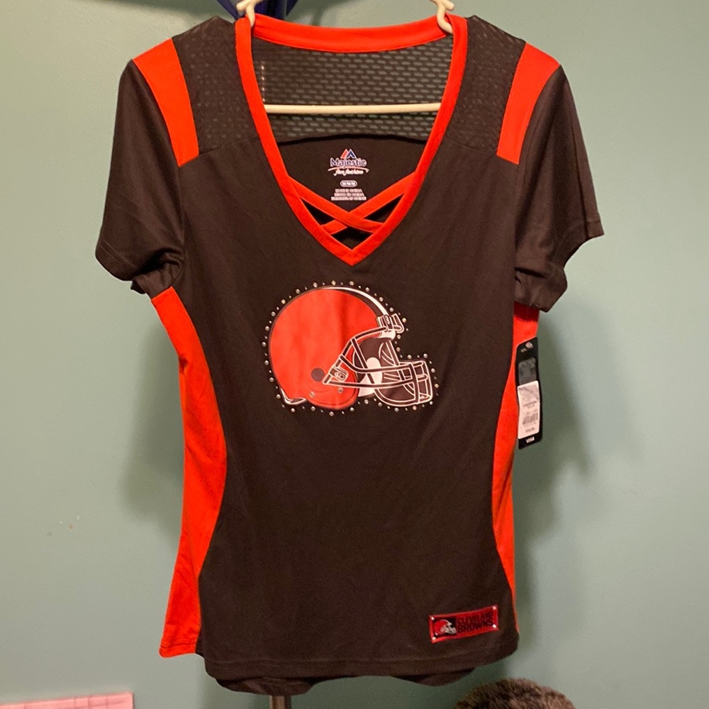 NWT Majestic Medium Cleveland Browns V-Neck Short Sleeved Tee